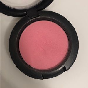 MAC Cosmetics Makeup - MAC blush in Stay Pretty MAC Cosmetics Makeup - MAC blush in Stay Pretty